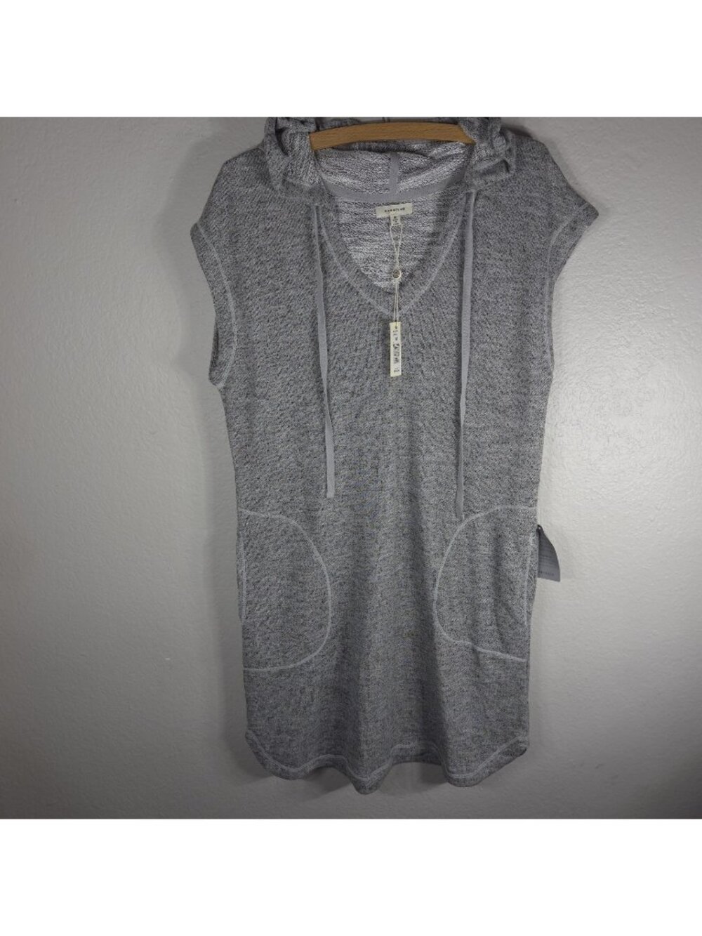 Max Studio Sleeveless Hoodie Sweater Dress Light Gray Front Pocket Size M Midi